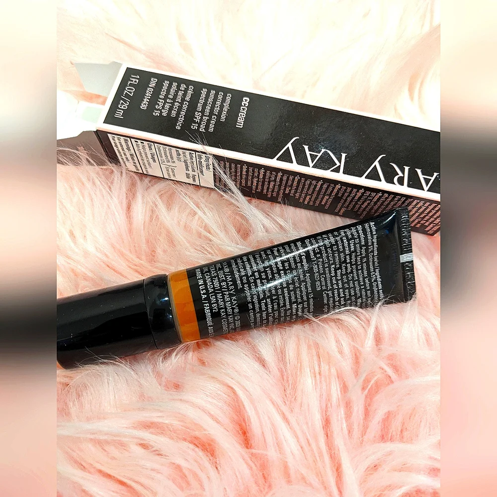 Mary Kay Complexion Corrector Cream Sunscreen SPF 15 - Picture 6 of 7